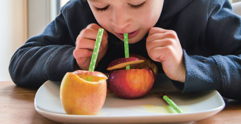 Tasses d’automne et nectar de pomme : une activité nature facile à faire avec les enfants